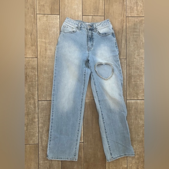 Forever 21 Denim - Forever 21 Heart Cut outStraight Leg Jeans